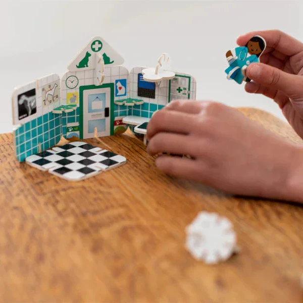 Pop-out & Build Mini Vets Play Set - Image 4
