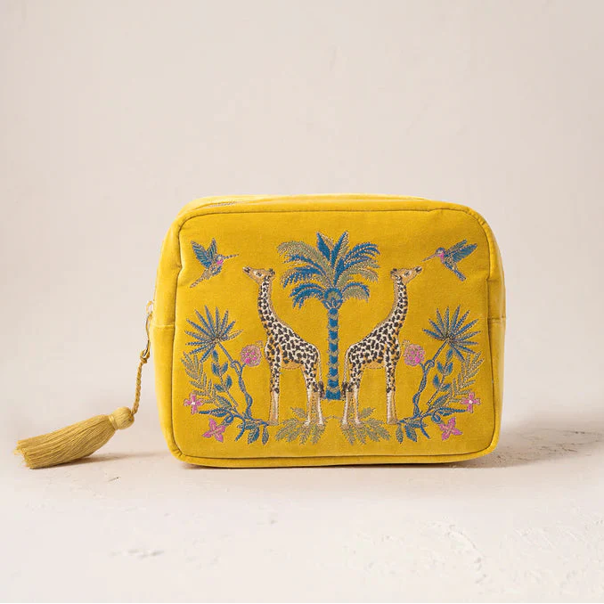 Wild Giraffe Palm Washbag - Yellow