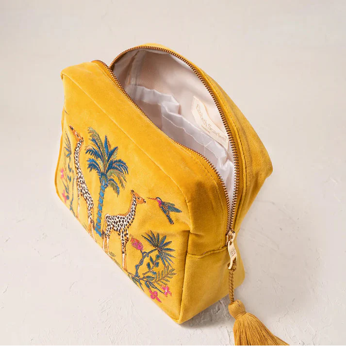Wild Giraffe Palm Washbag - Yellow - Image 2