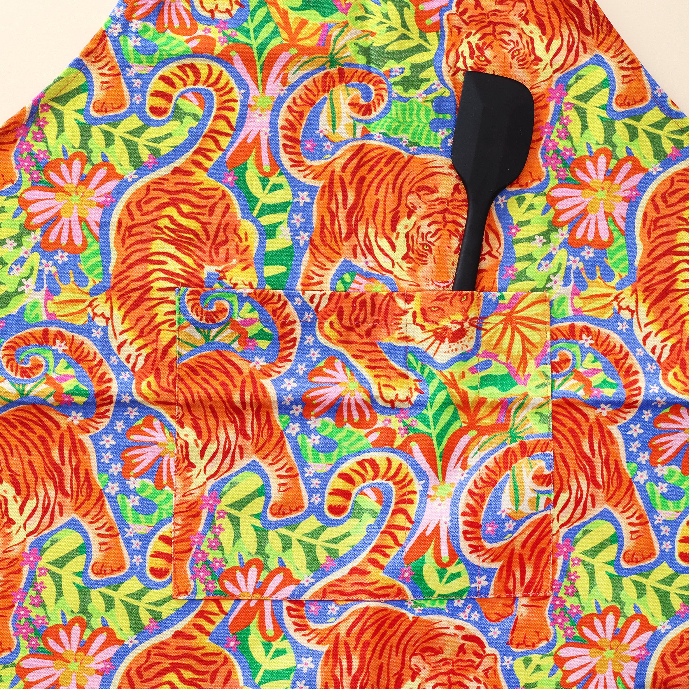 WWF Jungle Roar Apron - Image 7