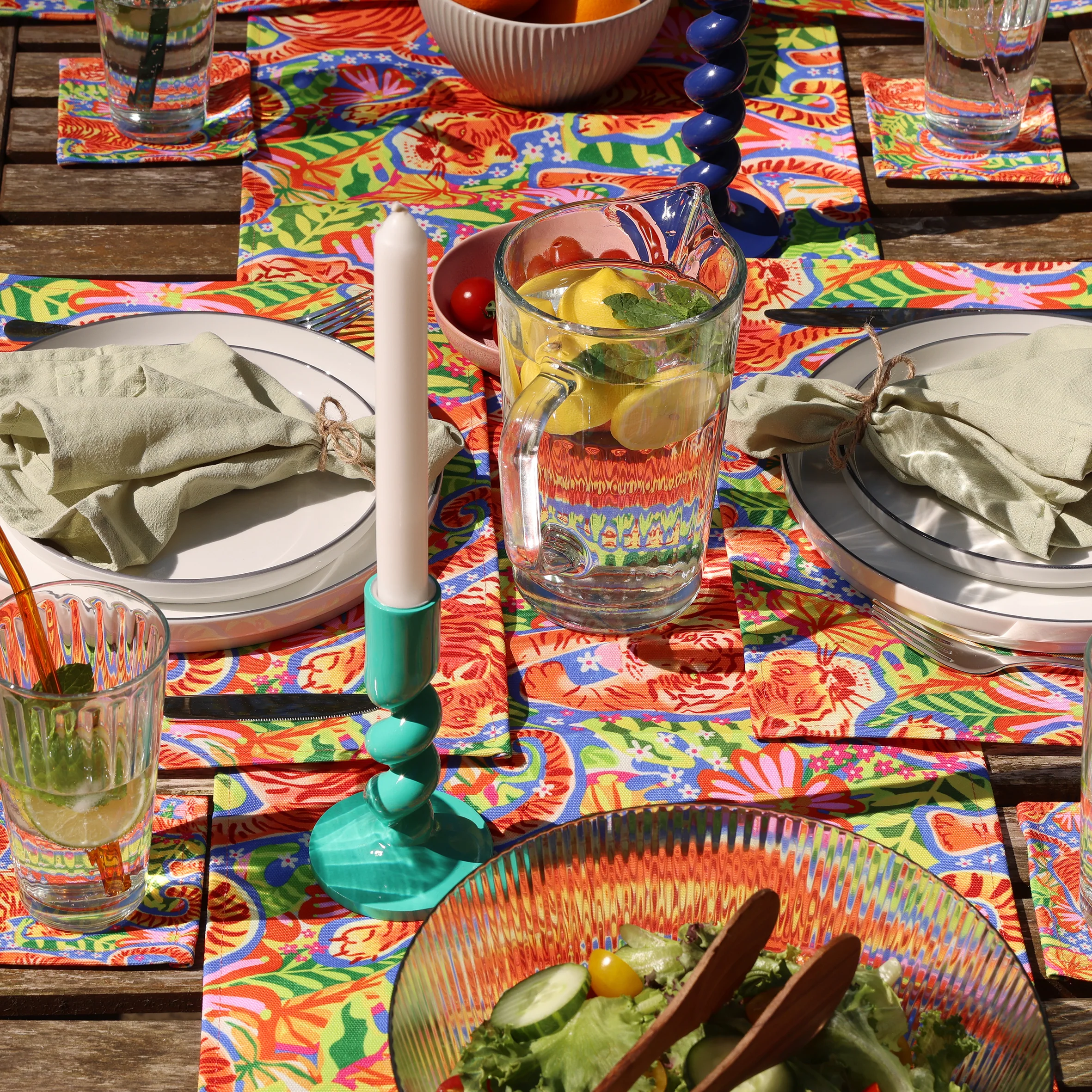 WWF Jungle Roar Table Runner