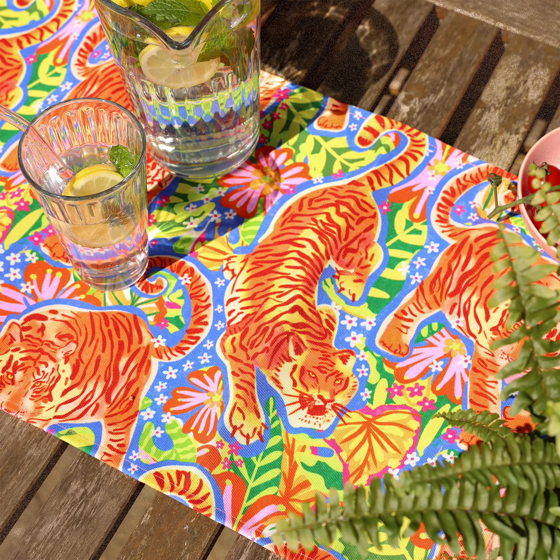 WWF Jungle Roar Table Runner - Image 2