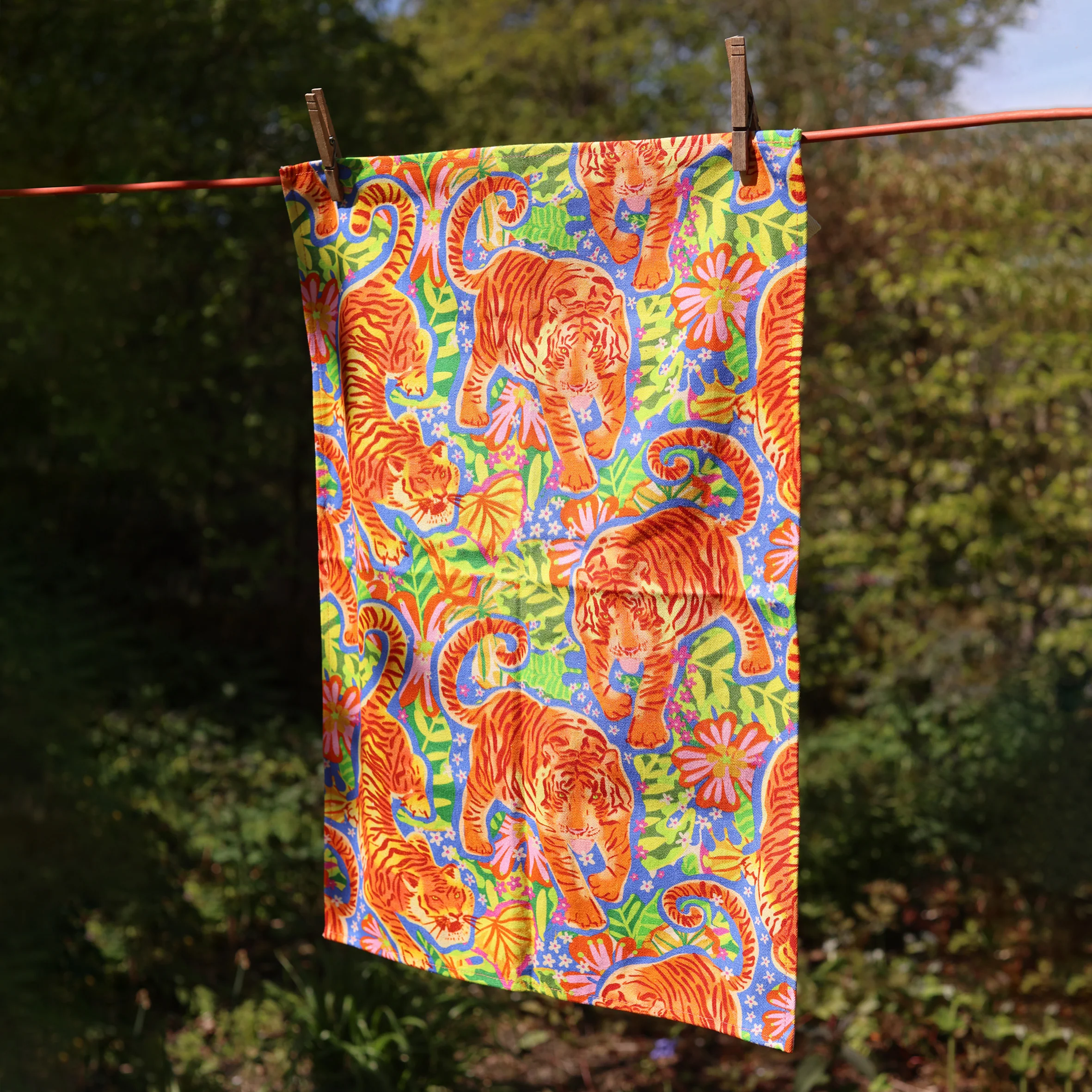 WWF Jungle Roar Tea Towel - Image 7